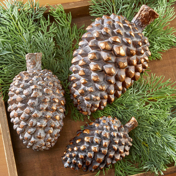 Gold Pinecone Table Piece